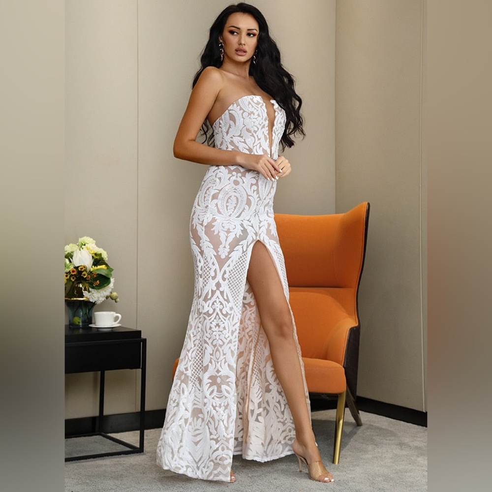 Chic Strapless White Lace Dress